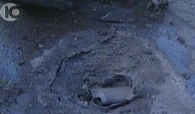 سقوط صاروخين على كريات شمونة وإسرائيل تقصف أراض لبنانية بعشرات القذائف