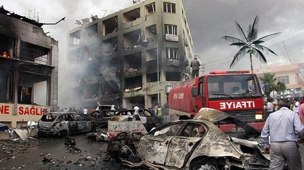 ارتفاع حصيلة تفجيري تركيا الى 43 قتيلا، وانقرة تتوعد