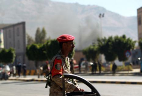 اليمن | الجيش يستعيد وزارة الدفاع من «القاعدة»