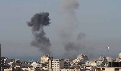 سلسلة اعتداءات إسرائيلية على قطاع غزة فجراً