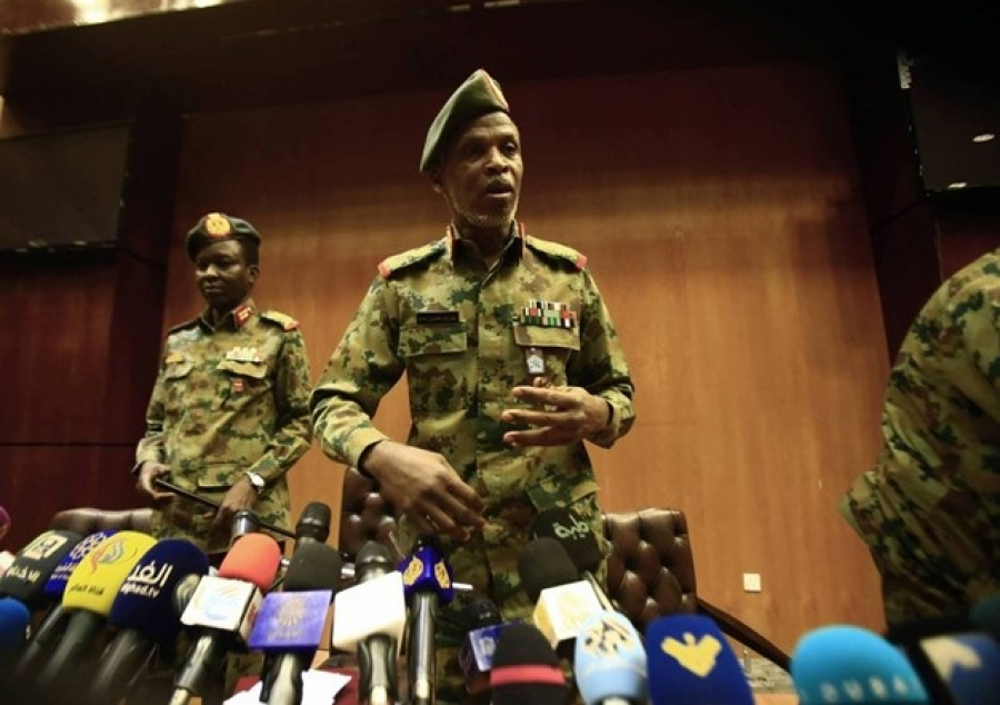 هل يقف رجل الأمن والمخابرات وراء المجلس العسكري في السودان؟