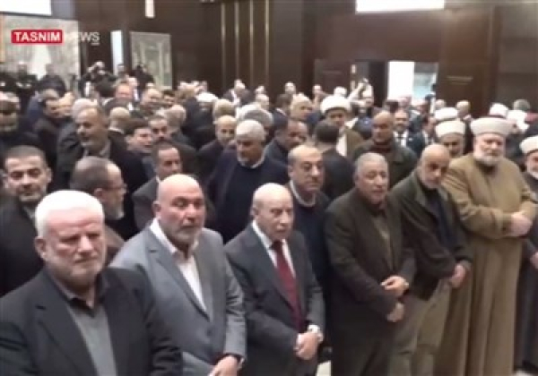 تجمع اسلامي ومسيحي في السفارة الايرانية في بيروت لإحياء الذكرى الـ 45 لانتصار الثورة الاسلامية في إيران