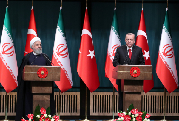 أردوغان وروحاني يتفقان على تعزيز التعاون لتسوية الأزمات في دول إسلامية