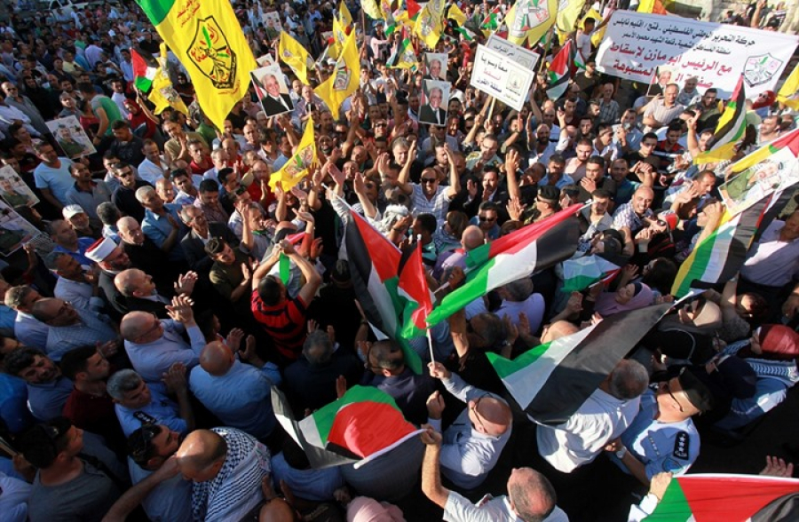 آلاف الفلسطينيين يتظاهرون في نابلس ضد &quot;صفقة القرن&quot;