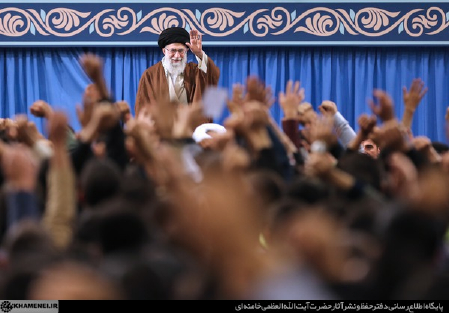 كلمة سماحة الإمام الخامنئي خلال لقاء حشد من التلاميذ والشباب