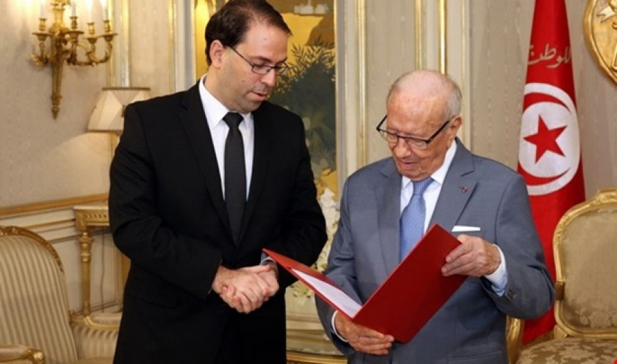 تونس أمام أخطر أزماتها السياسية منذ إزاحة بن علي