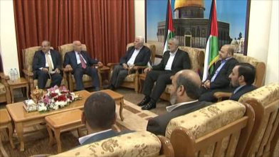 فتح وحماس توقعان اتفاق المصالحة وسط ترحيب فلسطيني