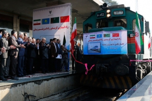قطار صيني يصل إلى إيران لإحياء طريق الحرير