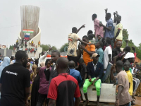 ضباط الانقلاب في النيجر يتهمون فرنسا بالسعي للتدخل عسكرياً