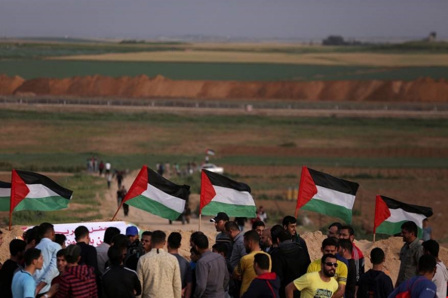 استشهاد مسعفة فلسطينية وجرح العشرات في الجمعة العاشرة من مسيرات العودة على حدود غزة