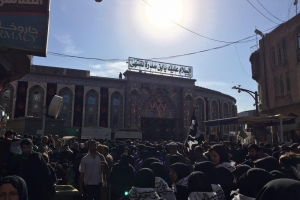 أحيا ملايين المسلمين ذكرى اربعينية الامام الحسين (سلام الله عليه) في مدينة كربلاء المقدسة بالعراق وسط إجراءات أمنية مشددة