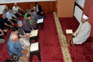 مساجد جزائرية تتلو القرآن بلا إنقطاع في رمضان