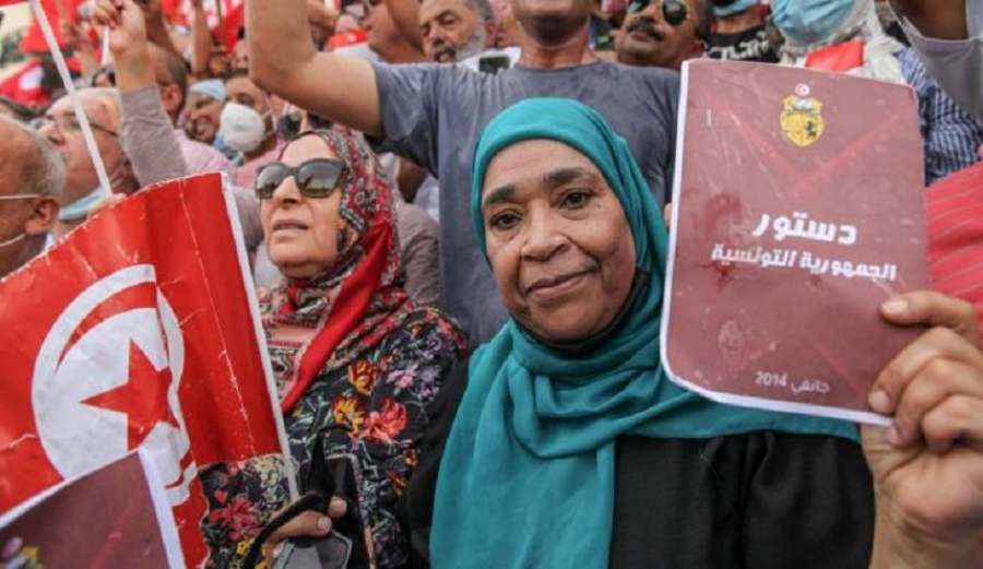 تونس.. عدد المسجلين في الاستفتاء على الدستور يتجاوز الـ 9ملايين