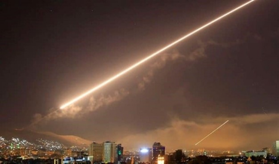 الدفاعات الجوية السورية تتصدى لأربع موجات من الصواريخ الإسرائيلية