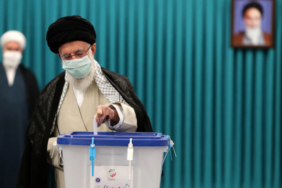قائد الثورة: سيرى الشعب الايراني خيرا من هذه الانتخابات