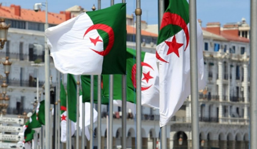 الجزائر.. كورونا يؤجل النقاش حول مسودة الدستور الجديد
