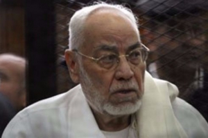 مصر: وفاة محمد مهدي عاكف المرشد العام السابق للإخوان المسلمين في سجنه