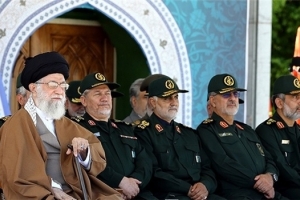 قائد الثورة: هدف العدو هو اثارة الفوضى والفتنة في ايران
