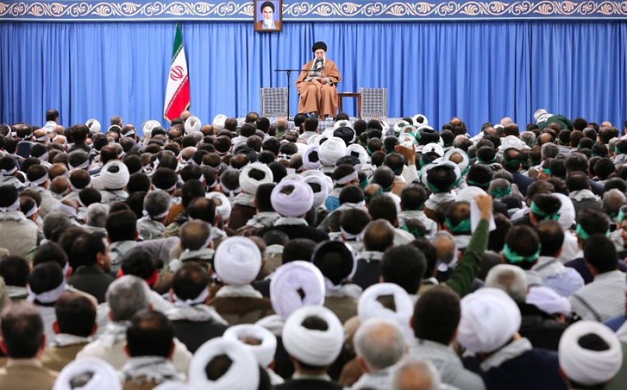 الإمام الخامنئي مشيراً إلى الأحداث الأخيرة في إيران لقد أحبط الشّعب الإيراني مؤامرة بالغة الخطورة