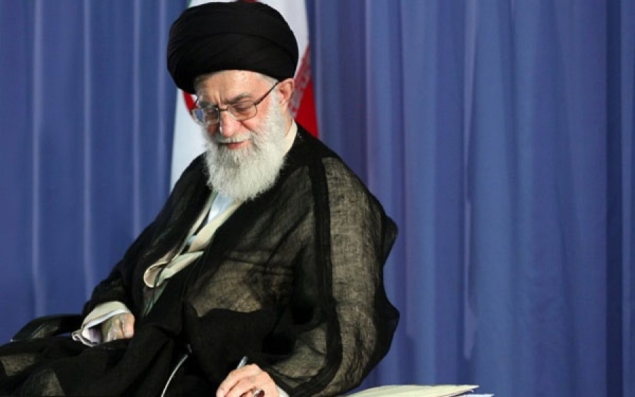 قائد الثورة يدعو المفكرين لدراسة واصلاح الوثيقة الاساس للانموذج الاسلامي –الايراني للتقدم