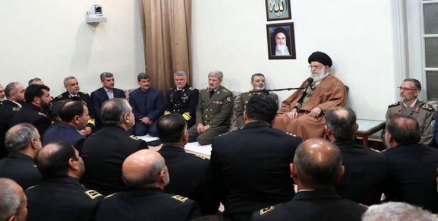 قائد الثورة الإسلامية: علينا تعزيز قدراتنا كي لا يتجرأ العدو على تهديد الشعب الإيراني