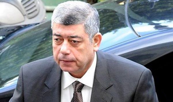 وزير الداخلية يتهم مرسي بتهريب وثائق أمن قومي إلى قطر