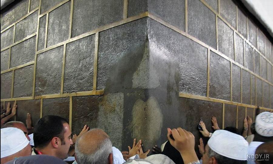 Imam Ali (pbuh) was born Inside the Ka&#039;ba