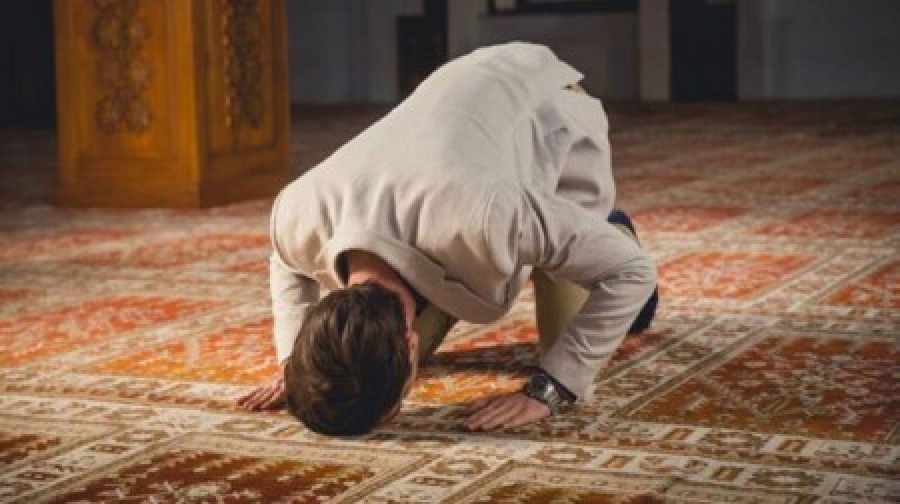 What is the ruling of prayer without a soil?