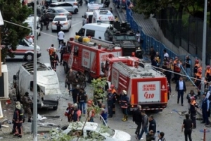 Explosion hits near Istanbul police station, wounds 10
