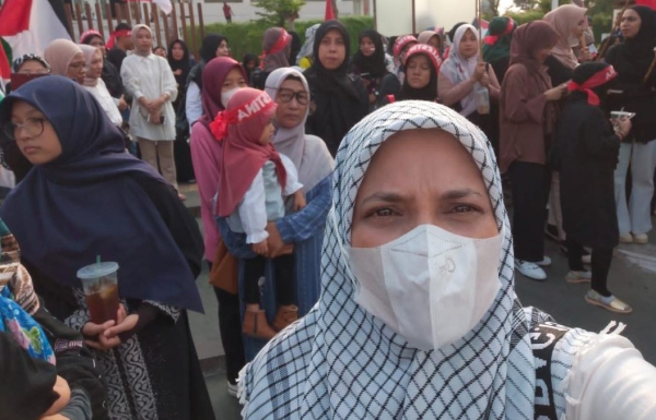 Tens of thousands rally around the world against Israel’s Gaza bombardment.