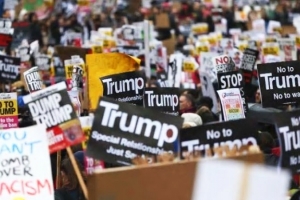 Thousands protest in London against Trump’s Muslim ban