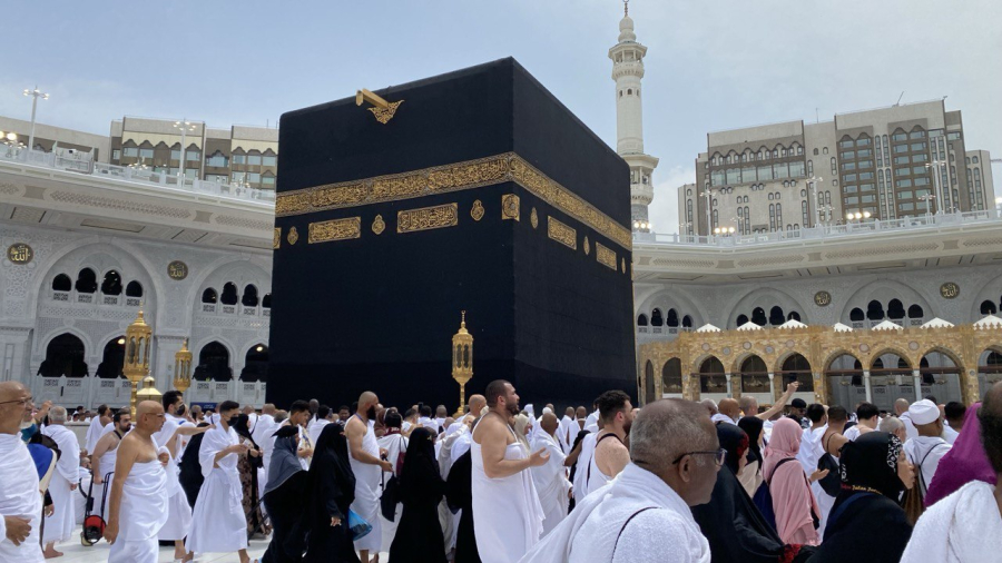 Today, the Kaaba is covered with a black cloth. What is the history of this issue?