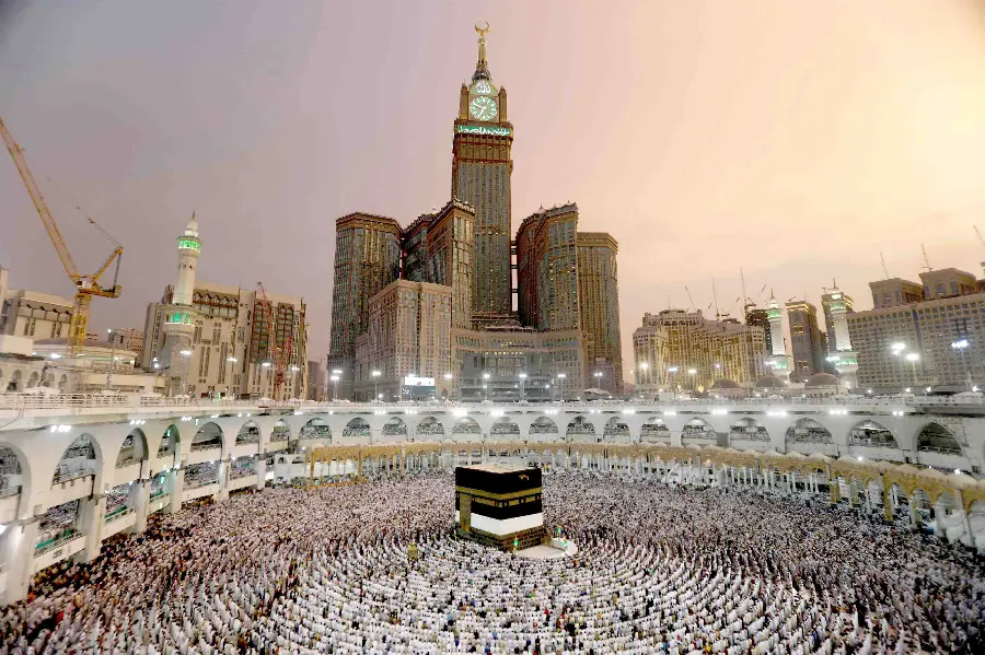 Why do pilgrims wear Ihram clothing during Hajj?