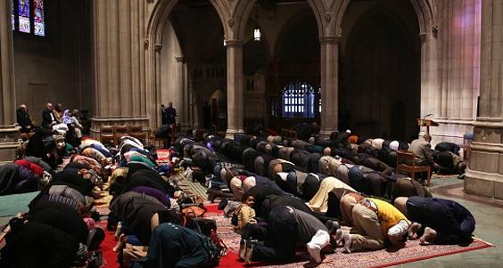 اقامه نماز جمعه برای نخستین بار در کلیسای جامع واشنگتن