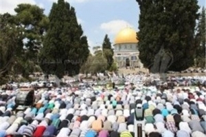 ۲۰۰ هزار فلسطینی نخستین نماز جمعه ماه رمضان را در مسجدالاقصی به جا آوردند