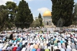 ۲۰۰ هزار فلسطینی نخستین نماز جمعه ماه رمضان را در مسجدالاقصی به جا آوردند