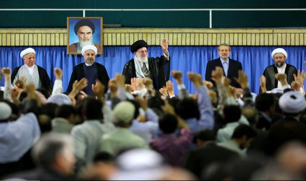 بیانات رهبر معظم انقلاب در دیدار مسئولان نظام و سفرای کشورهاى اسلامى در سالروز بعثت پیامبر اکرم (ص)