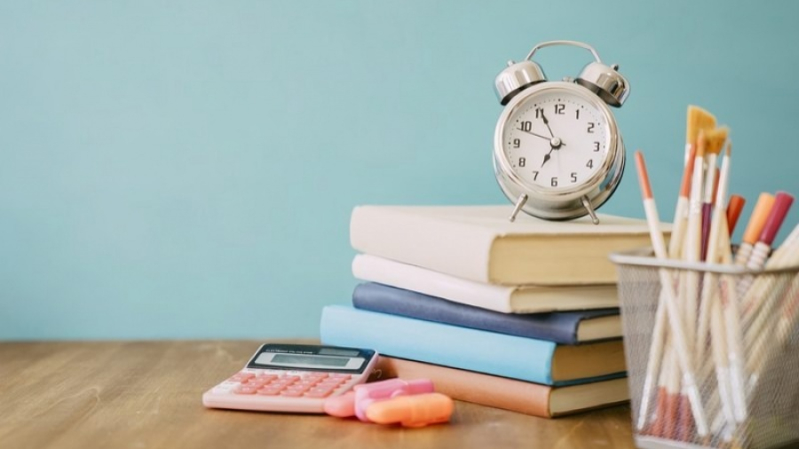 چگونه زمان خود را مدیریت کنیم؟ امام کاظم پاسخ دادند