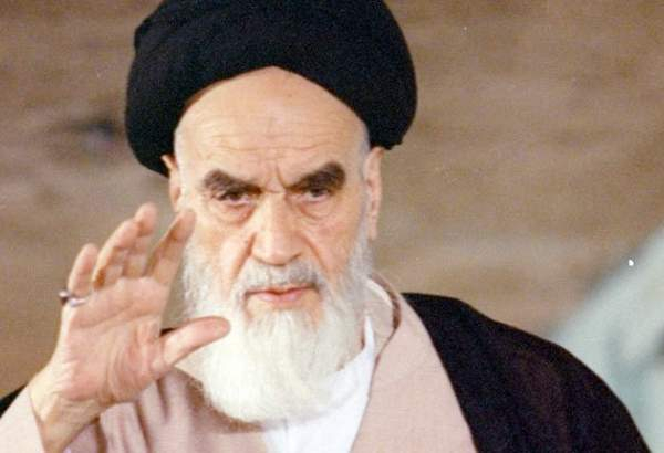 اندیشمند و محقق گامبیایی مطرح کرد؛ دیدگاه رهایی بخش امام خمینی برای جهان اسلام