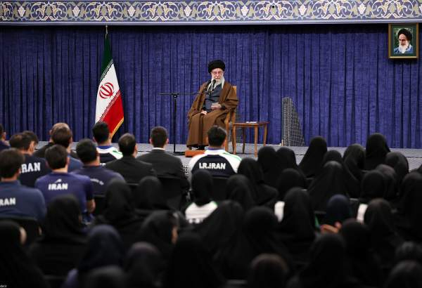 یاوه‌گویی‌های رئیس جمهور آمریکا؛ تلاش برای روحیه دادن به صهیونیست‌های مأیوس/ جوان ایرانی؛ مظهر امید