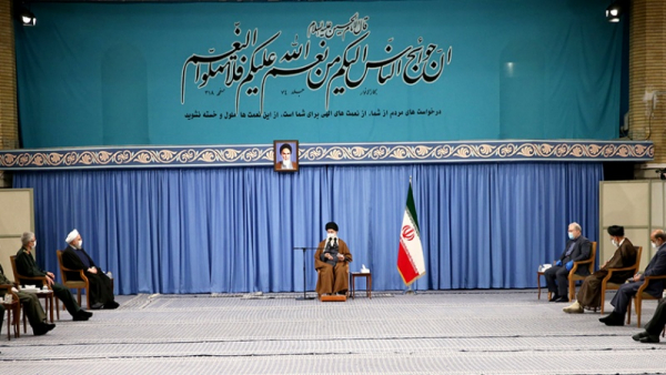 لزوم اتخاذ تصمیمهای قاطع، اقناع افکار عمومی و همکاری همگانی