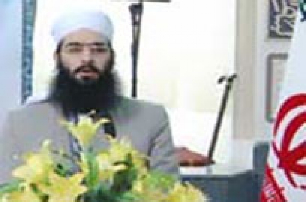 علما و روحانيون وظيفه دارند مردم را از توطئه‌هاي شوم استكبار آگاه سازند