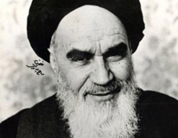 قدردانی از مقاومت امام خمینی ره در مقابله با توطئه های غرب