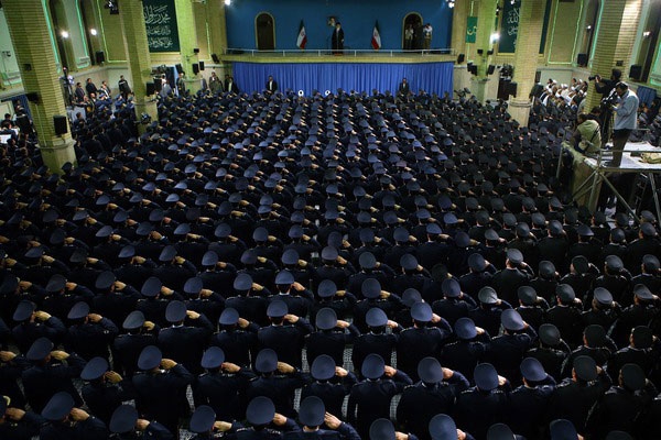 بیانات در دیدار جمعى از فرماندهان و کارکنان نیروى هوایى 1393/11/19