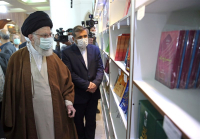 بازدید 3 ساعته رهبر انقلاب از نمایشگاه کتاب/ حضرت آیت‌الله خامنه‌ای: کتاب هم‌چنان در جایگاه والای خود قرار دارد