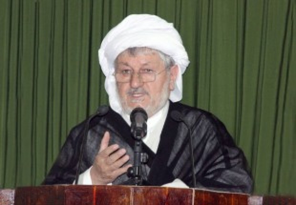 امام جمعه اهل سنت پاوه: 10 هزار شهید اهل سنت برای عزت و سربلندی ایران اسلامی خون خود را فدا کردند