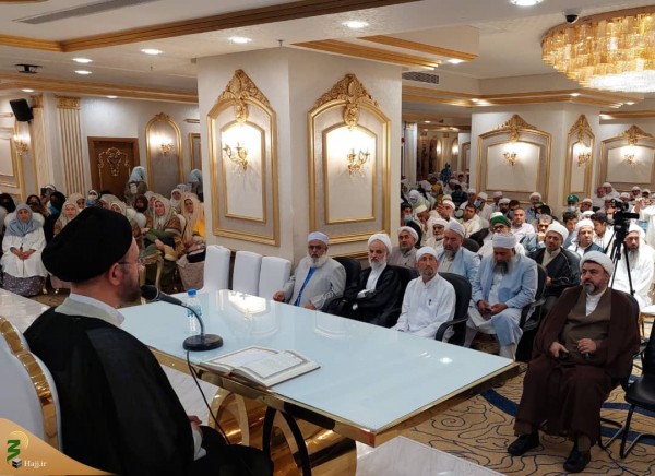 برگزاری گردهمایی سراسری زائران کاروان های اهل سنت در مکه