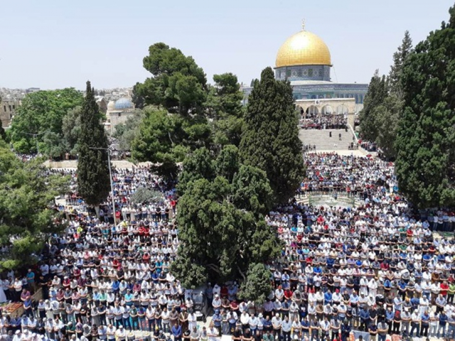 حضور 200 هزار فلسطینی در نماز جمعه مسجدالاقصی