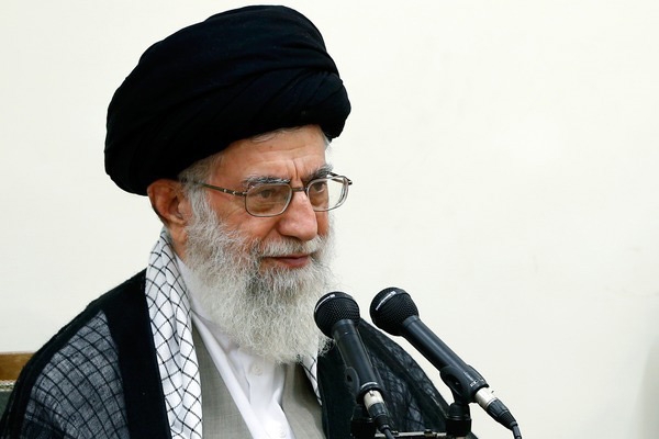 بیانات در دیدار اعضاى هیأت مدیره جامعه خیرین مدرسه‌ساز 1393/02/15