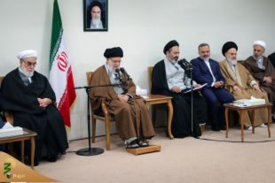 رهبر انقلاب: ایستادگی ملت ایران آمریکا را عصبانی کرده و برای دنیا جذاب است
